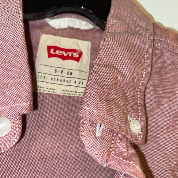 Levi’s button up t-shirt - Picture 3 of 4